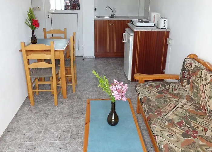 Michalis & Lejlighedshotel 3*