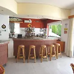 Aparthotel Michalis & 3*