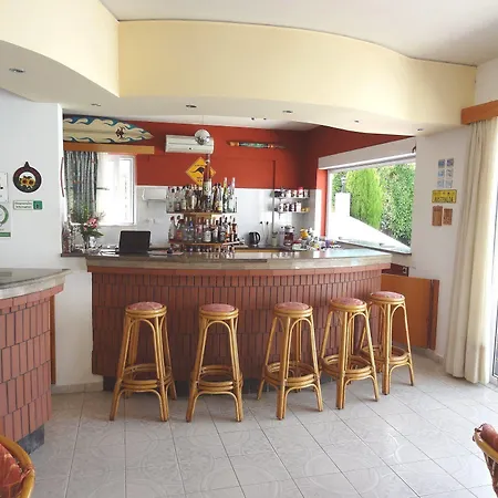 מלון דירות Michalis & 3*