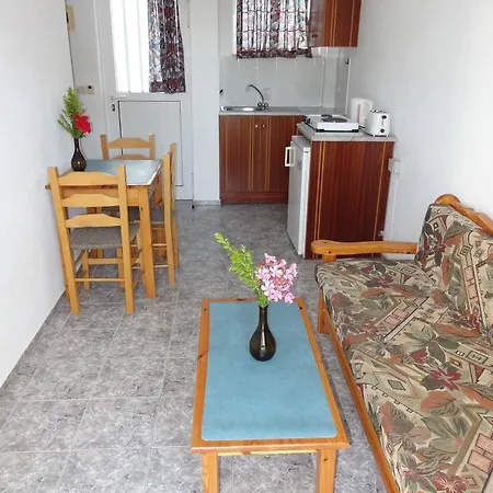 Michalis & Apartmanhotel 3*
